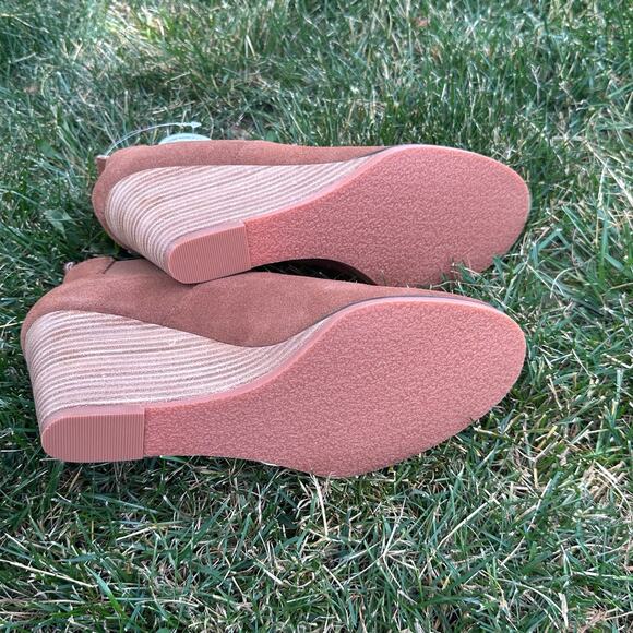 Caslon Willa Tan Suede Wedge Ankle Bootie NEW Womens 10 Water Resistant 3" Heel - Picture 6 of 7